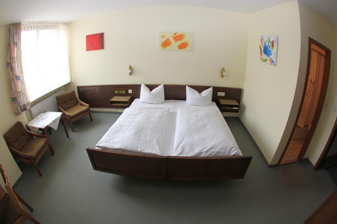 Zum Lowen Hotel ไวเทอร์ชตัดท์ ภายนอก รูปภาพ