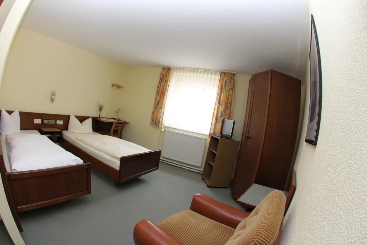 Zum Lowen Hotel ไวเทอร์ชตัดท์ ภายนอก รูปภาพ